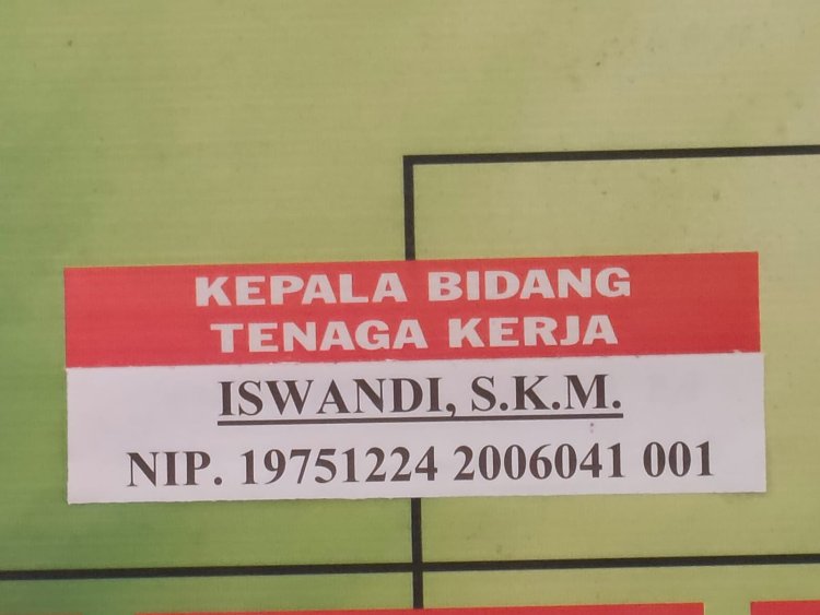 Kabid Disnaker Terkesan Menghindari Wartawan