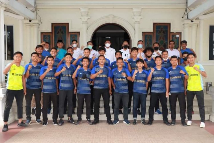 Wabup Siapkan Bonus Hadiah Jika Tim Sepakbola Tanjab Barat Lolos ke Final