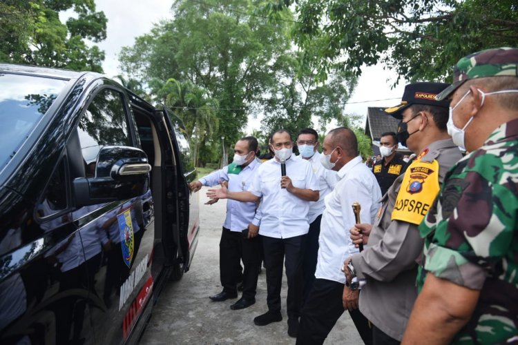 Gubsu Edy dan Bupati Zahir Resmikan Bus Dapur Umum