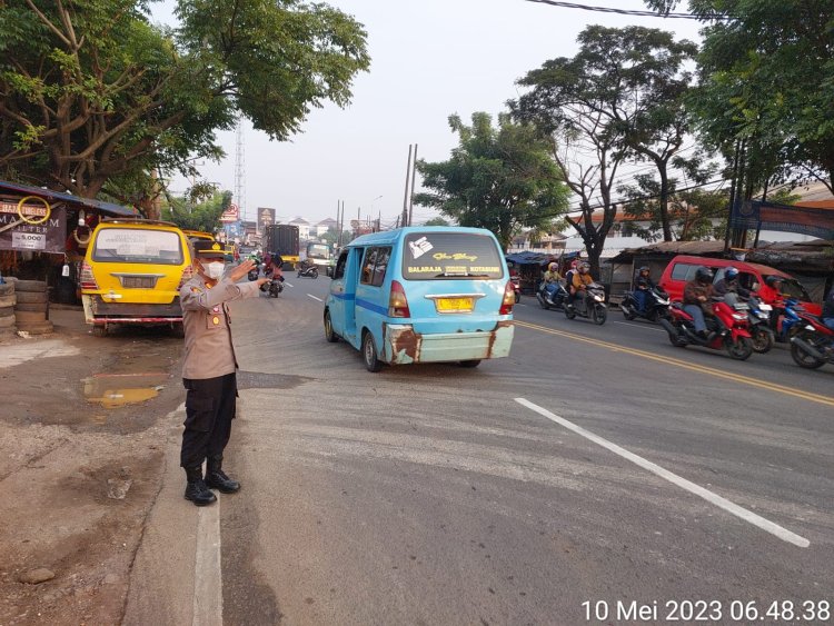 Kegiatan Protap Gatur Lalin Pagi Kanit Lantas Ipda Udi Muhdi Bersama Wakapolsek Cikupa Akp Udiyano Serta Anggota Polsek Cikupa Polresta Tangerang Polda Banten.