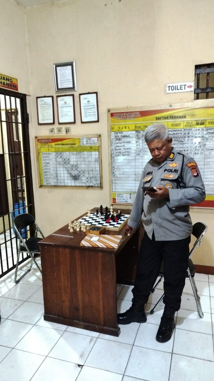 Pawas Kanit Binmas Akp Jakariyanta, Kontrol Situasi Tahanan,Cek Buku Mutasi, Mako Polsek Cikupa Polresta Tangerang Polda Banten