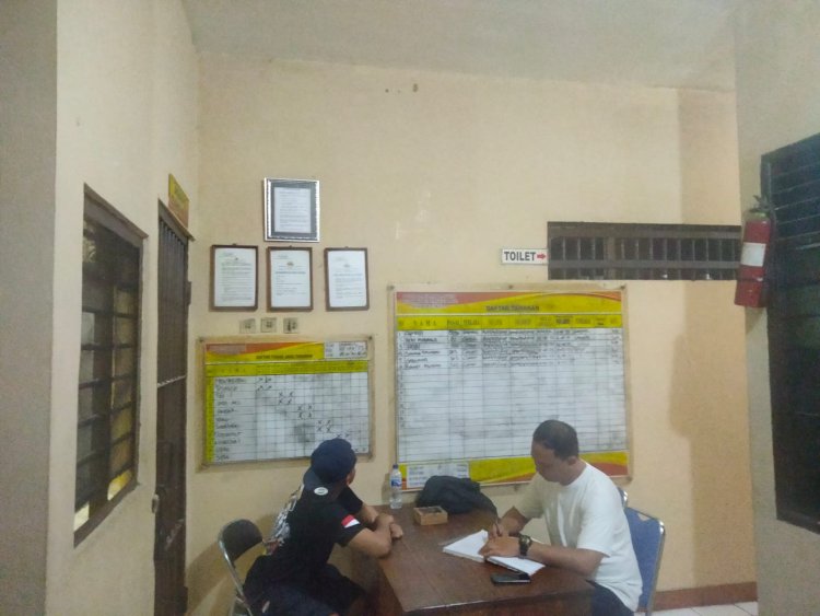Polsek Cikupa, Aipda Ganjar W.SH, Brigadir Ibnu D, Jaga Tahanan,Cek Buku Mutasi Tahanan, Ruang Tahanan, Pastikan Penjagaan Tahanan Berjalan Dengan Baik