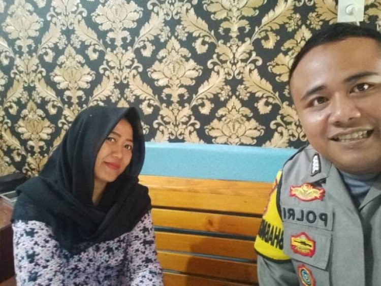 Bripka Hartanto anggota SABHARA polsek Cikupa menyambangi Ibu Umiyati