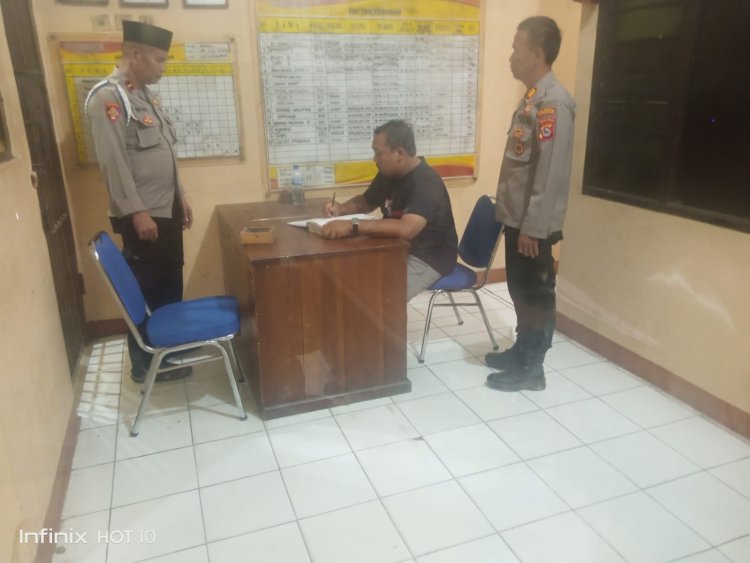 Cek Ruangan Tahanan , Anggota Polsek Cikupa Tekankan Dan Lakukan Pengawasan, Kebersihan Dan Kesehatan, Aman Dan Lemgkap