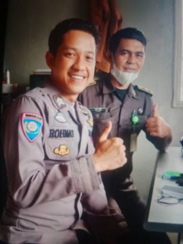 Giat Rutin Polisi RW, Briptu Rohmat Anggota SABHARA Polsek Cikupa , Gelar Giat Sambang Warga Binaanya Kec. CIKUPA, Kel. Kelurahan Cikupa, RW.01 Tangerang