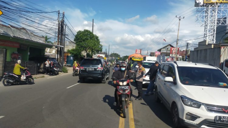 Wakapolsek Cikupa Akp Udiyano Turut Hadir Dalam Giat Protap Gatur lalin Bersama Anggota Lantas Polsek Cikupa Dan Lantas Polresta Tangerang