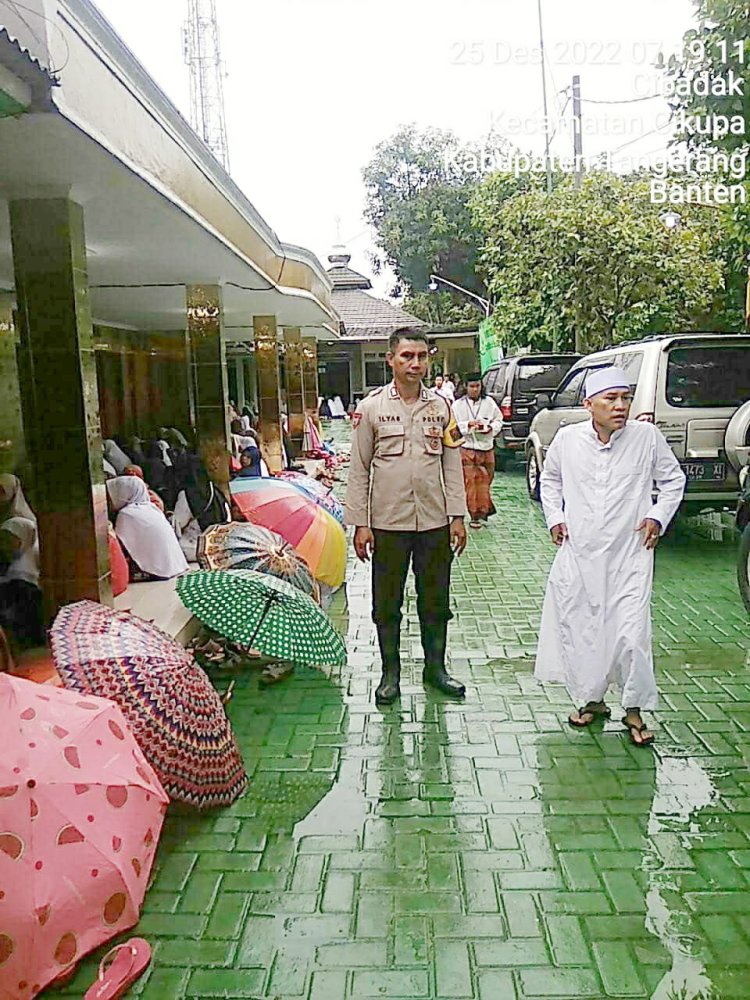 Bhabinkamtibmas Desa Cibadak Bripka IIyas Antisipasi, Kegiatan Pengamanan Acara Pengajian, Dan Santunan Anak Yatim
