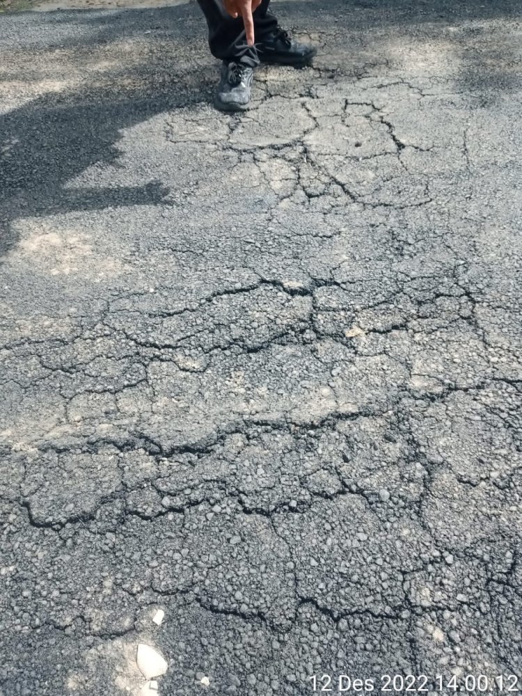 ASJA: Proyek Peningkatan Jalan Hotmik Talaga Sari Cikupa Alami Retak-Retak Bagaikan Diguncang Gempa Bumi