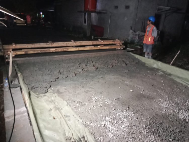 Proyek Betonisasi Peningkatan Jalan Di Kampung Ciapus Kelurahan Sukamulya Diduga Tidak Sesuai Dengan RAB