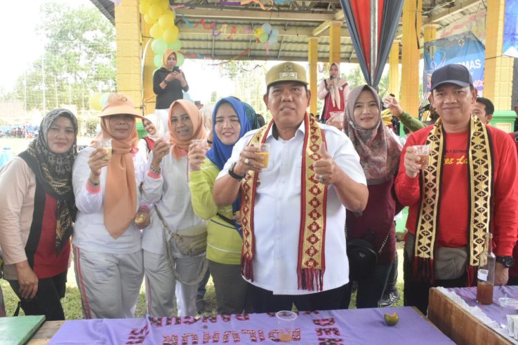 Wakil bupati lamtim.,Aswar Hadi hadiri Germas di lapangan desa Adi luhur