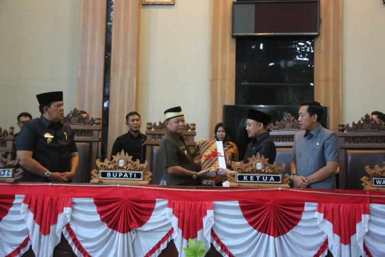 Rapat pari purna DPRD penyampaian Raperda APBD th 2023