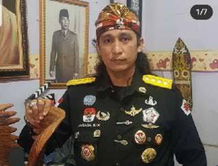 FIRDAUS OIWOBO DI DUKUNG DUKUN SEBAGAI BAKAL CALON GUBERNUR DKI JAKARTA