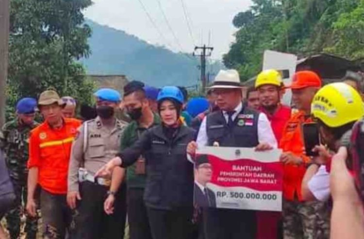 Dandim 0621/Kab.Bogor Letkol Kav. Gan Gan Rusgandara Dampingi Gubernur Jawa Barat Kunjungi Lokasi Bencana Alam