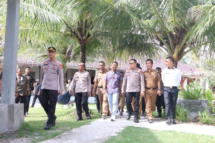 "Kapolda Lampung didampingi PJU Polda Lampung cek persiapan pengamanan Kejuaran surfing internasional tahun 2023 di tanjung setia pesisir barat"