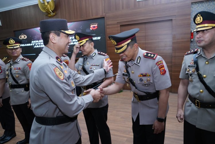 Kapolres Majalengka Polda Jabar Resmi Diserahterimakan Dari AKBP Edwin Affandi Ke AKBP Indra Novianto