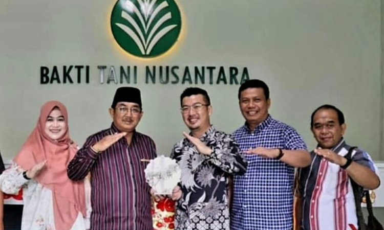 Bupati Tanjabbar Kunjungi PT Bakti Tani Nusantara di Kota Batam