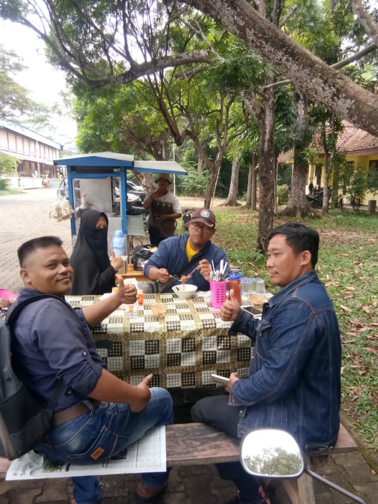 Jika ke setadion 24, tidak cicip mie ayam, Mas ses loper ,bisa ngiler.