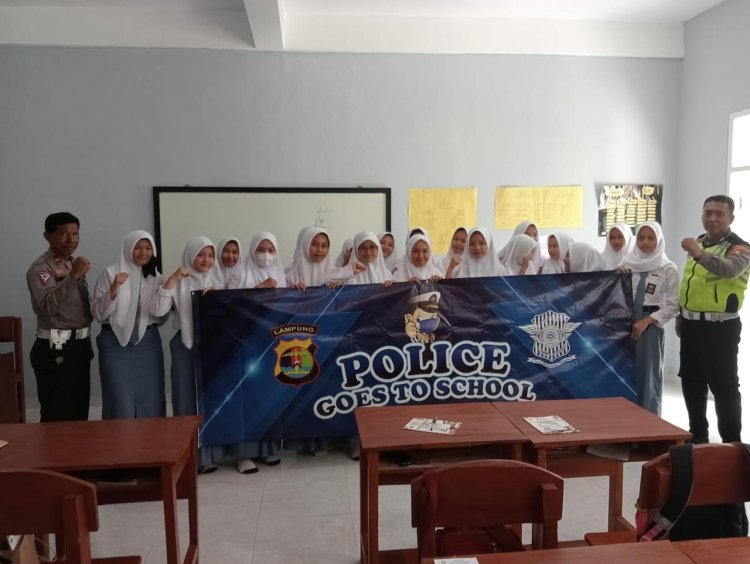 Sat Lantas Polres Metro Polda Lampung Sosialisasi Tata Tertib Berlalu Lintas di Sekolah