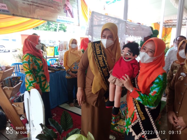 Bunda Literasi Kota Metro Menghadiri Kegiatan Peringatan Hari Kunjungan Perpustakaan Tahun 2022