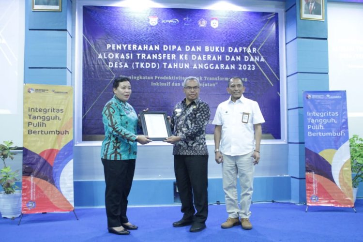 Serahkan 32 Dipa untuk 21 Satuan Kerja, KPPN Serui Bersama Pemda Yapen Dorong Sejumlah Langkah Strategis