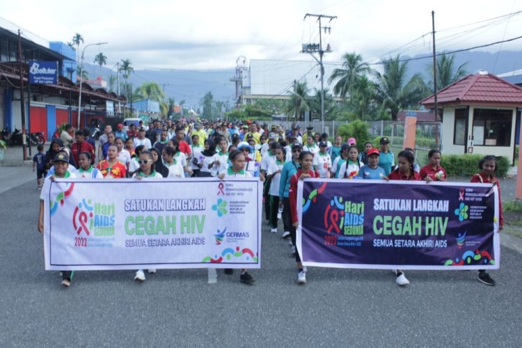 Jaga Pergaulan Jaga Kesehatan, Pemda Yapen dan Forkopimda Bersama Komisi Penanggulangan AIDS Gelar Jalan Sehat