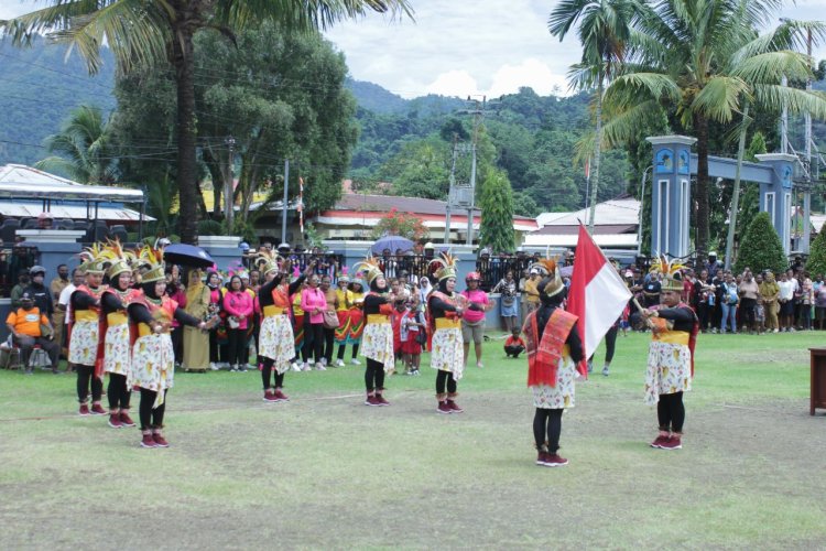 Pemda Yapen Gelar Lomba Tari Wayase Menyongsong HUT Sumpah Pemuda ke-94