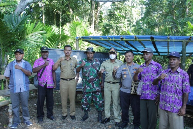 Kadis PMK Turun Langsung Awasi PSU di Kampung Warironi Distrik Ampimoi