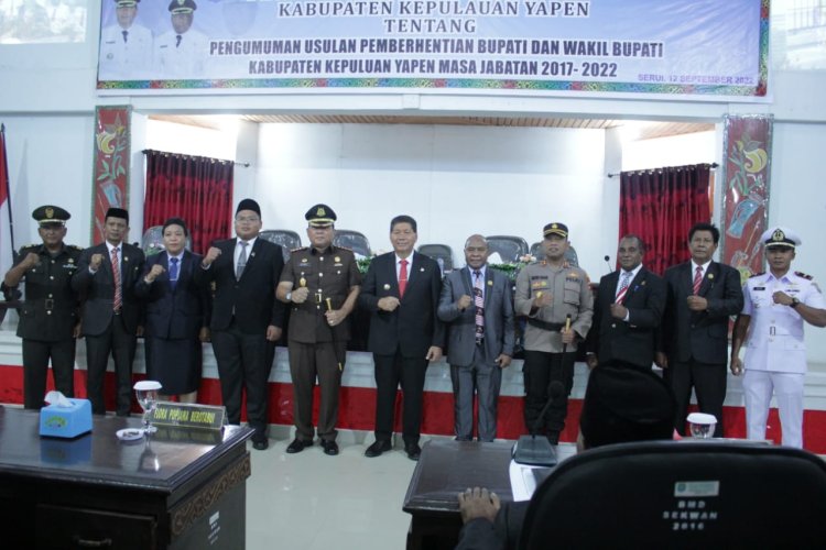 Capaian Pembangunan di Bidang Pendidikan, Dalam Pidato Bupati pada Rapat Paripurna DPRD, Usulan Pemberhentian Masa Jabatan Bupati dan Wabup Kepulauan Yapen