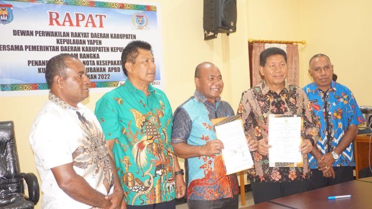 Bupati Kepulauan Yapen dan Pimpinan DPRD Laksanakan Penandatanganan Nota Kesepakatan KUA-PPAS Perubahan APBD TA. 2022
