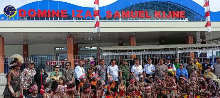 Bupati Tonny Tesar Resmikan Terminal Penumpang Pelabuhan Laut "Domine Izak Samuel Kijne" Wajah Baru Kota Serui, Icon Baru Kabupaten Kepulauan Yapen 