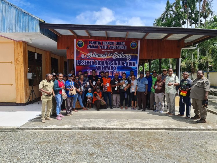 Penuh Suka Cita Panitia Transit Sidang Sinode Jemaat GKI Yeziel Anotaurei menyambut Kedatangan Peserta Klasis Baliem Yalimo