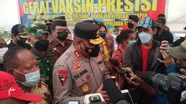 Bersama Kapolda Papua, Wakil Bupati Kepulauan Yapen dan Forkopimda Hadiri Gerai Vaksinasi Presisi