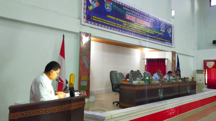 Bupati Tonny Tesar Sampaikan Jawaban Atas Pandangan Akhir Fraksi-Fraksi DPRD Kabupaten Kepulauan Yapen pada Rapat Paripurna I LKPJ Kepala Daerah Tahun 2021