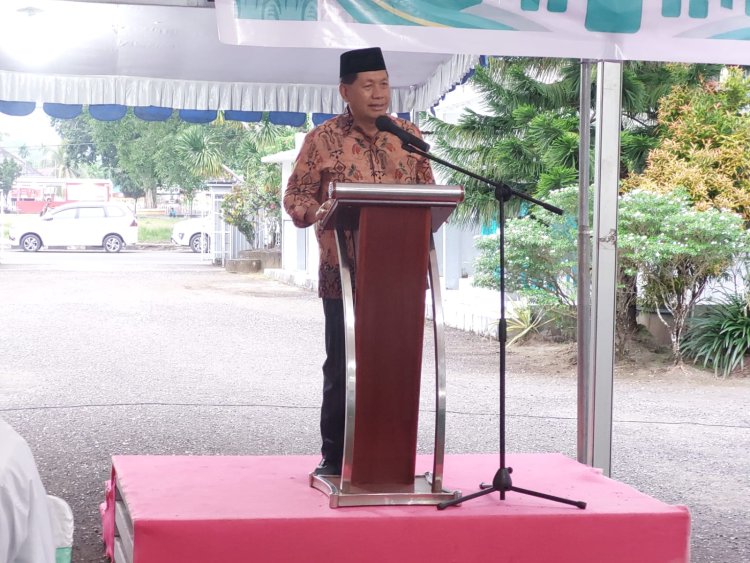 Suasana Kekeluargaan, Bupati Kepulauan Yapen Tonny Tesar Gelar Buka Puasa Bersama Masyarakat KKSS