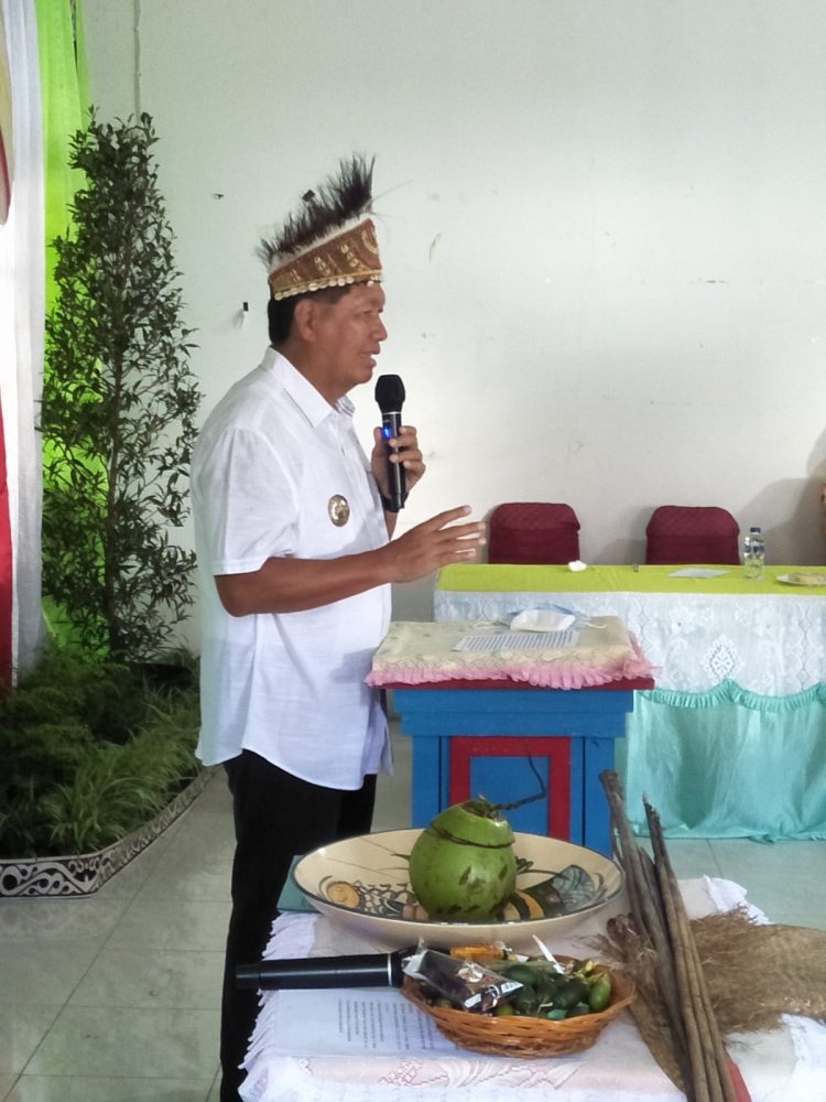 Bupati Tonny Tesar Hadir Berikan Sambutan Pada Pengukuhan 11 Kepala Marga dan 2 Kepala Keret, siapakah saja mereka !