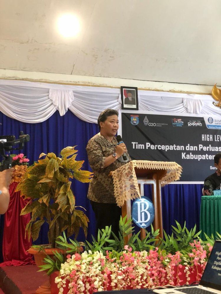Plt Sekretaris Daerah Erny R. Tania Membuka Kegiatan HLM Tim TP2DD