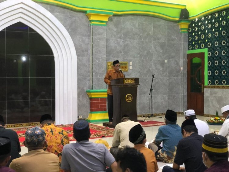 Hadiri Peringatan Isra’ Mi’raj dan Syukuran Pemakaian Lantai 2 Mesjid Nurul Huda, Bupati Tonny Tesar Pesan Tingkatkan Keimanan dan Ketaqwaan