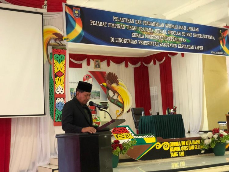 Lantik Pejabat Kepala Sekolah SD/SMP dan Kepala Puskesmas, Bupati Tonny Tesar Ingatkan Sumpah Janji, Utamakan Kepentingan Umum dari Pribadi