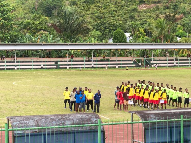 Buka Turnamen Teluk Cendrawasih Cup-III 2022, ini Empat Point Pesan Bupati Tonny Tesar