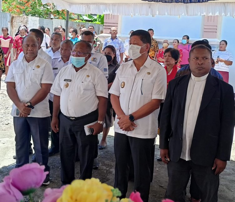 Hadir Pada Peresmian dan Pentahbisan Rumah Pastori Petra Kodim Aifoti, Yohanis G. Raubaba Beri Apresiasi dan Harap Memperkokoh Tekad Serta Komitmen Dalam Pelayanan Bergereja