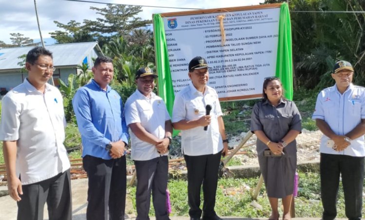 Ketua DPRD Yohanis G. Raubaba dan Anggota DPRD Hadiri Pencanangan Pembangunan Talud Sungai Newi