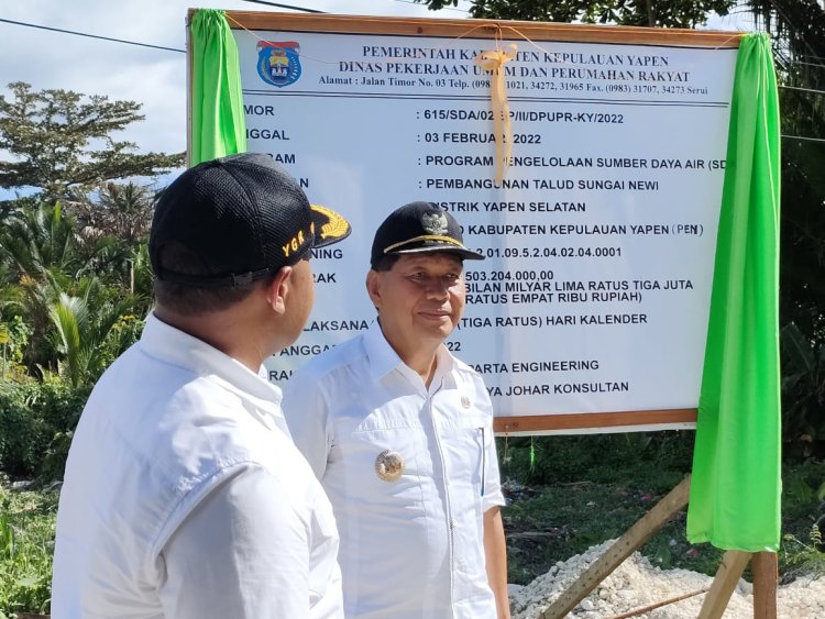 Meminimalisir Potensi Banjir, Bupati Tonny Tesar Canangkan Pekerjaan Pembangunan Talud Sungai Newi
