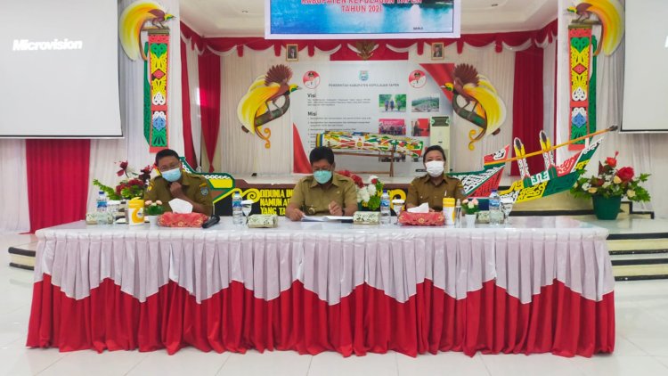 Review RTRW untuk Meningkatkan Daya saing Kabupaten, dengan tetap Menghormati Hak Lembaga Adat