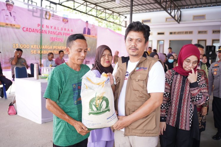Salurkan Ribuan Cadangan Pangan, Azis Minta Data Penerima Bansos Di Benahi Secara Faktual