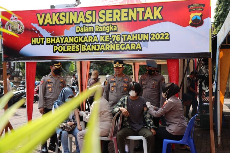 Polres Banjarnegara Gelar Vaksinasi Massal dalam Rangka Hari Bhayangkara Ke-76