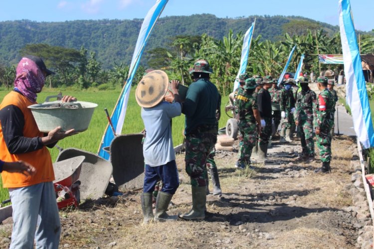 Warga Nanggulan Antusias Dalam TMMD Reg 113