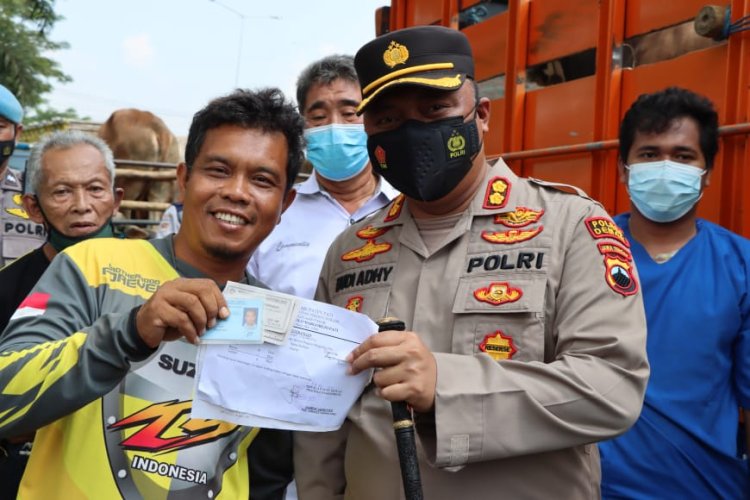 Cegah PMK di Demak, Aparat Gabungan Lakukan Pemeriksaan Hewan Dari Luar Daerah