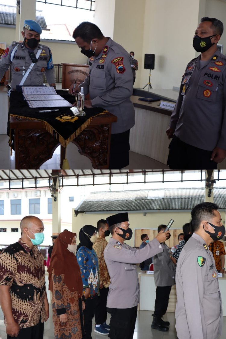 Penandatanganan Pakta Integritas Penerimaan Anggota Polri Oleh Wakapolres Demak