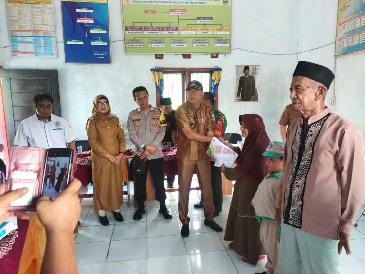 Peratin Pekon Penggawa V ulu salurkan BLT DD tahap 2 kepada 35KPM