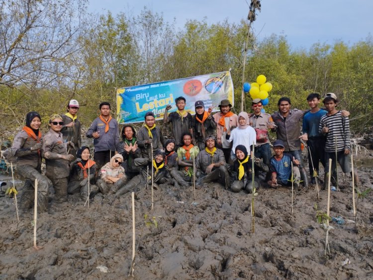 MAPALA UMSU DAN KTH AMPHIBI PERCUT TANAM 2.000 MANGROVE BERSAMA MAPALA SE SUMUT